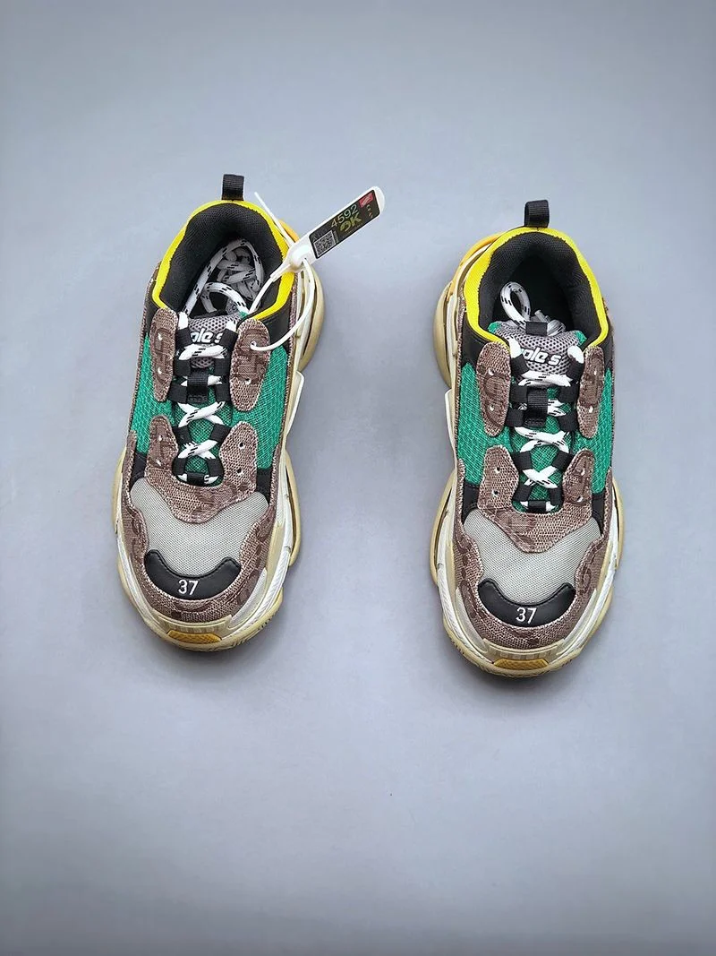 日本未入荷グッチ バレンシアガ コピー ザ ハッカー プロジェクト Triple S スニーカー 677193UMO209766